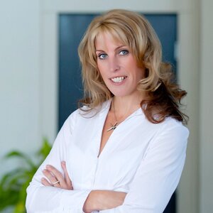 Ronni Lister, Personal Real Estate Corporation